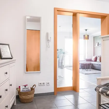 Fairflats: Kueche, Balkon, Arbeitsplatz, Aufzug Hüfingen Buitenkant foto