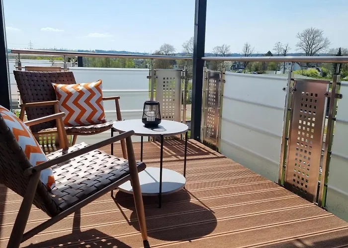 Fairflats: Kueche, Balkon, Arbeitsplatz, Aufzug