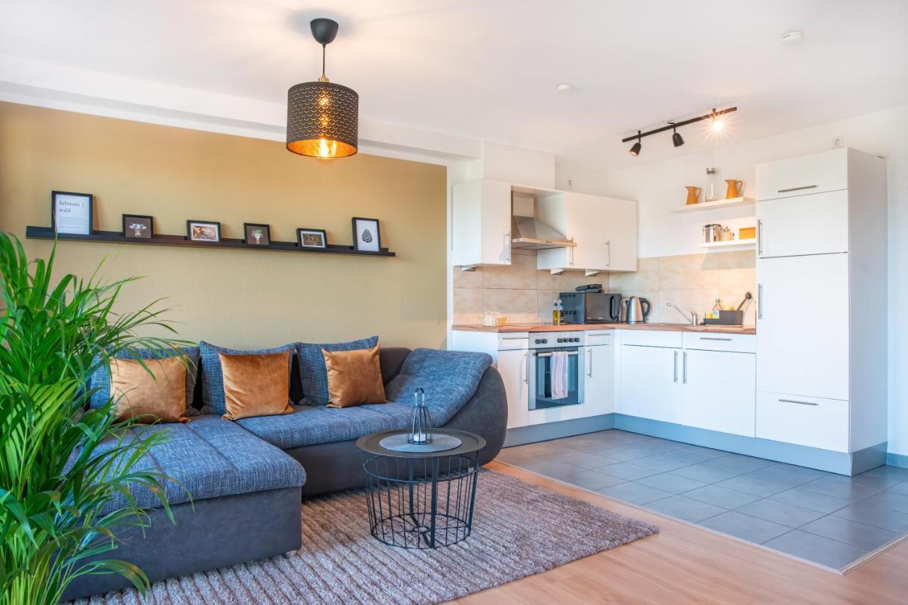 Fairflats: Kueche, Balkon, Arbeitsplatz, Aufzug