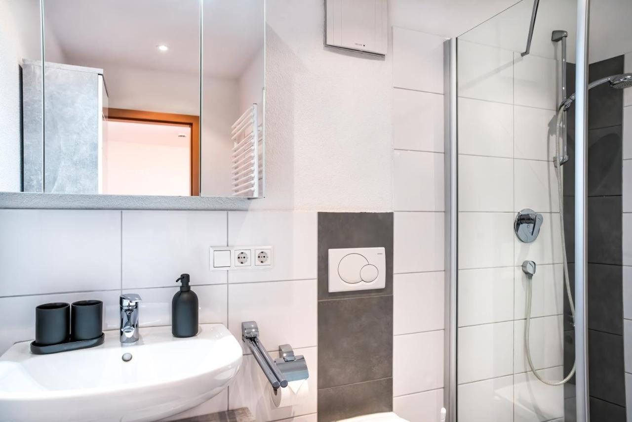 Fairflats: Kueche, Balkon, Arbeitsplatz, Aufzug Apartment *